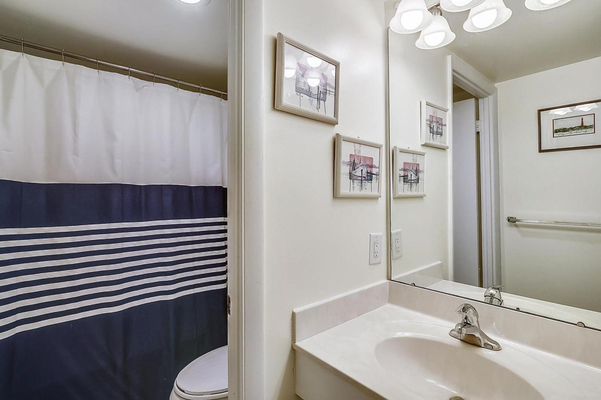 Golden Sands VIII Ocean City Room photo